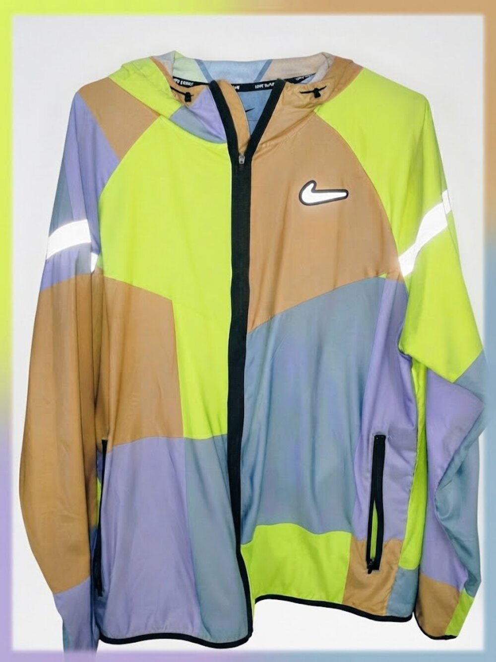 Nike Women Run Med Wind Breake Jacket